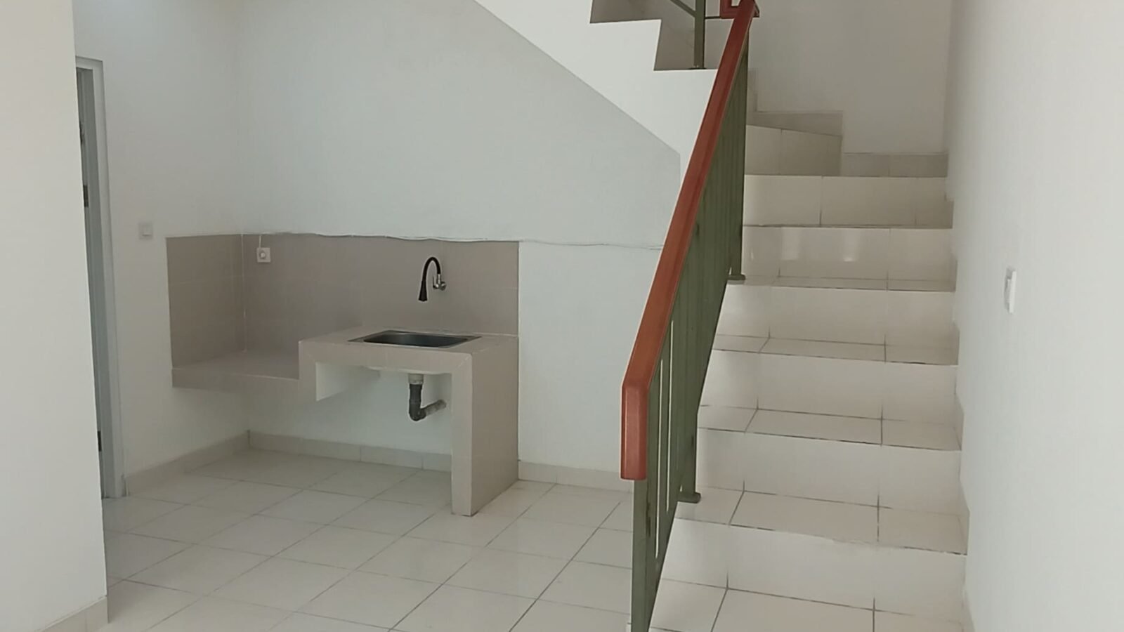 Rumah Cantik dekat RS Siloam siap huni di Arcadia Village Tangerang