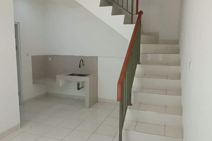 Jual Rumah Cantik dekat RS Siloam siap huni di Arcadia Village Tangerang