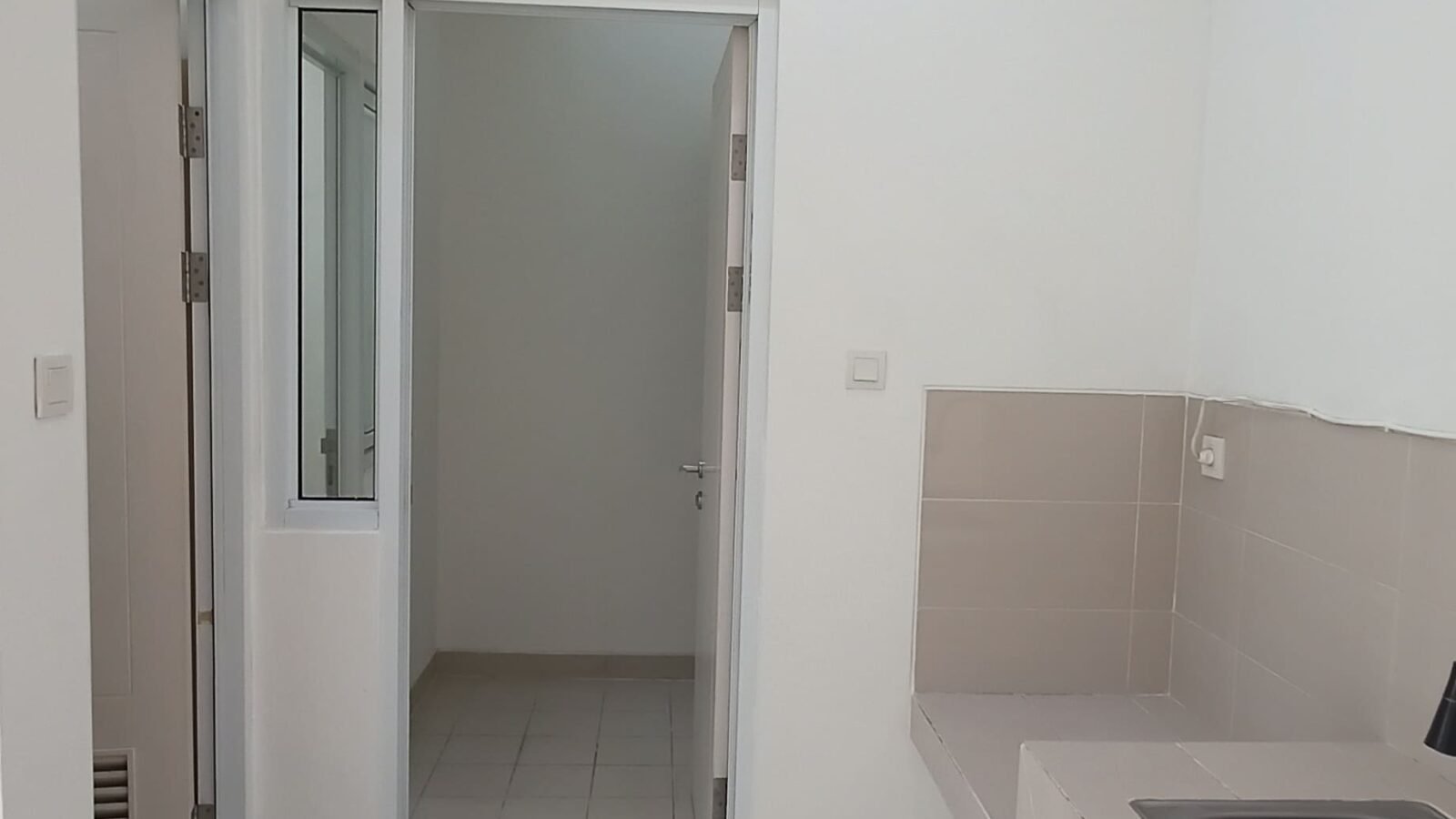 Rumah Cantik dekat RS Siloam siap huni di Arcadia Village Tangerang