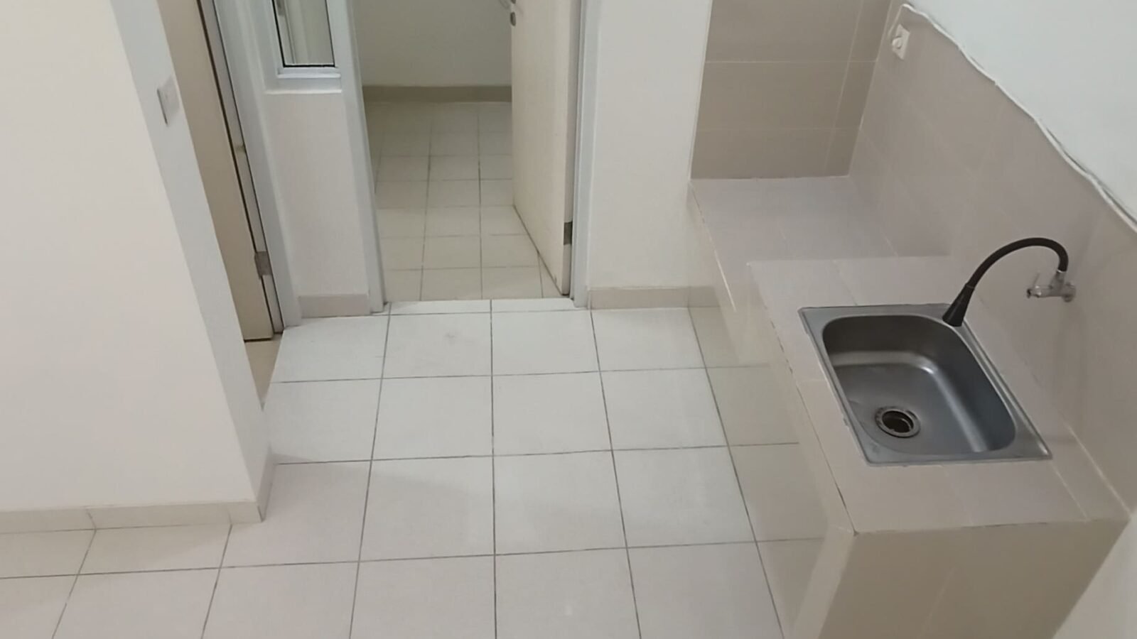 Rumah Cantik dekat RS Siloam siap huni di Arcadia Village Tangerang